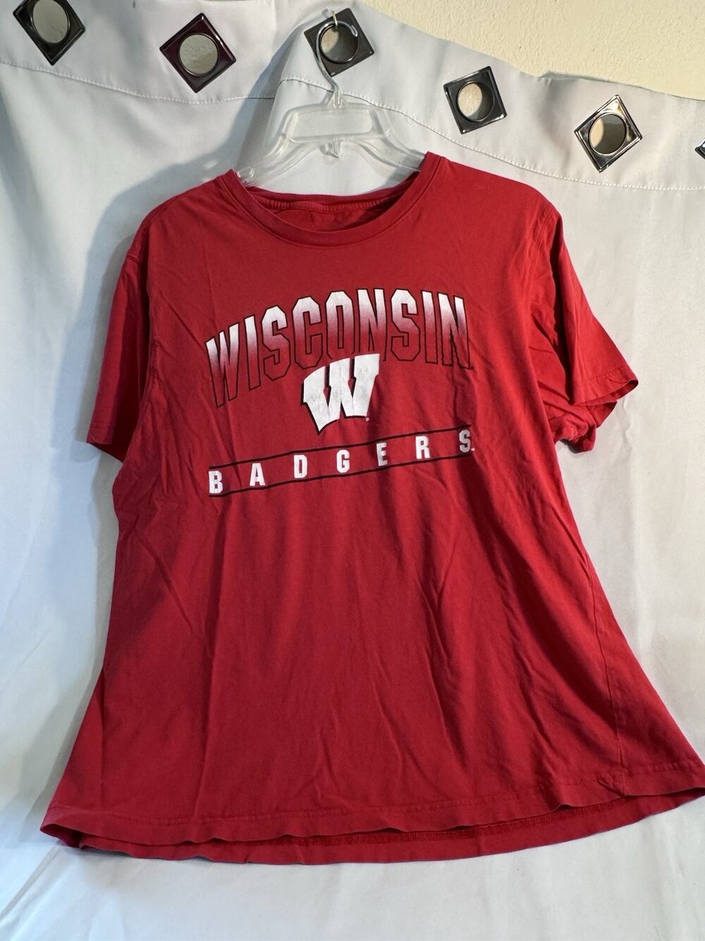 Wisconsin Badgers Tee - No Label Approximately Sized Women XL J28